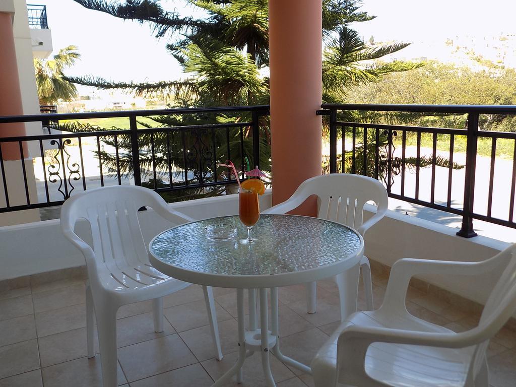 Kyriakos Court Hotel Paphos Ngoại thất bức ảnh